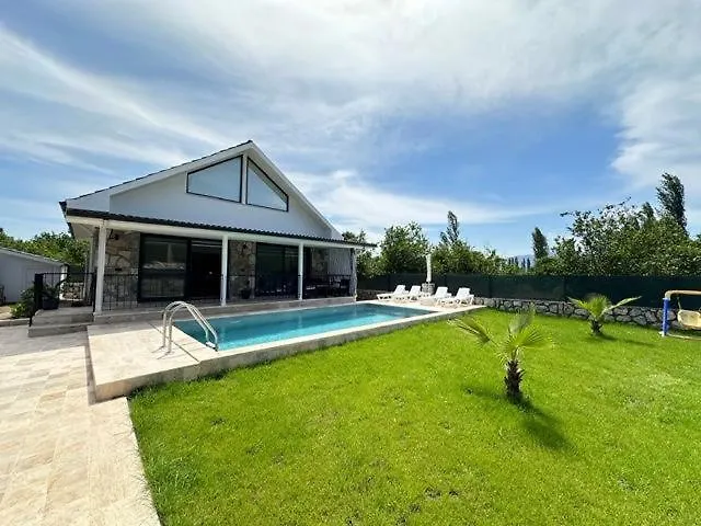 Yazz Villa